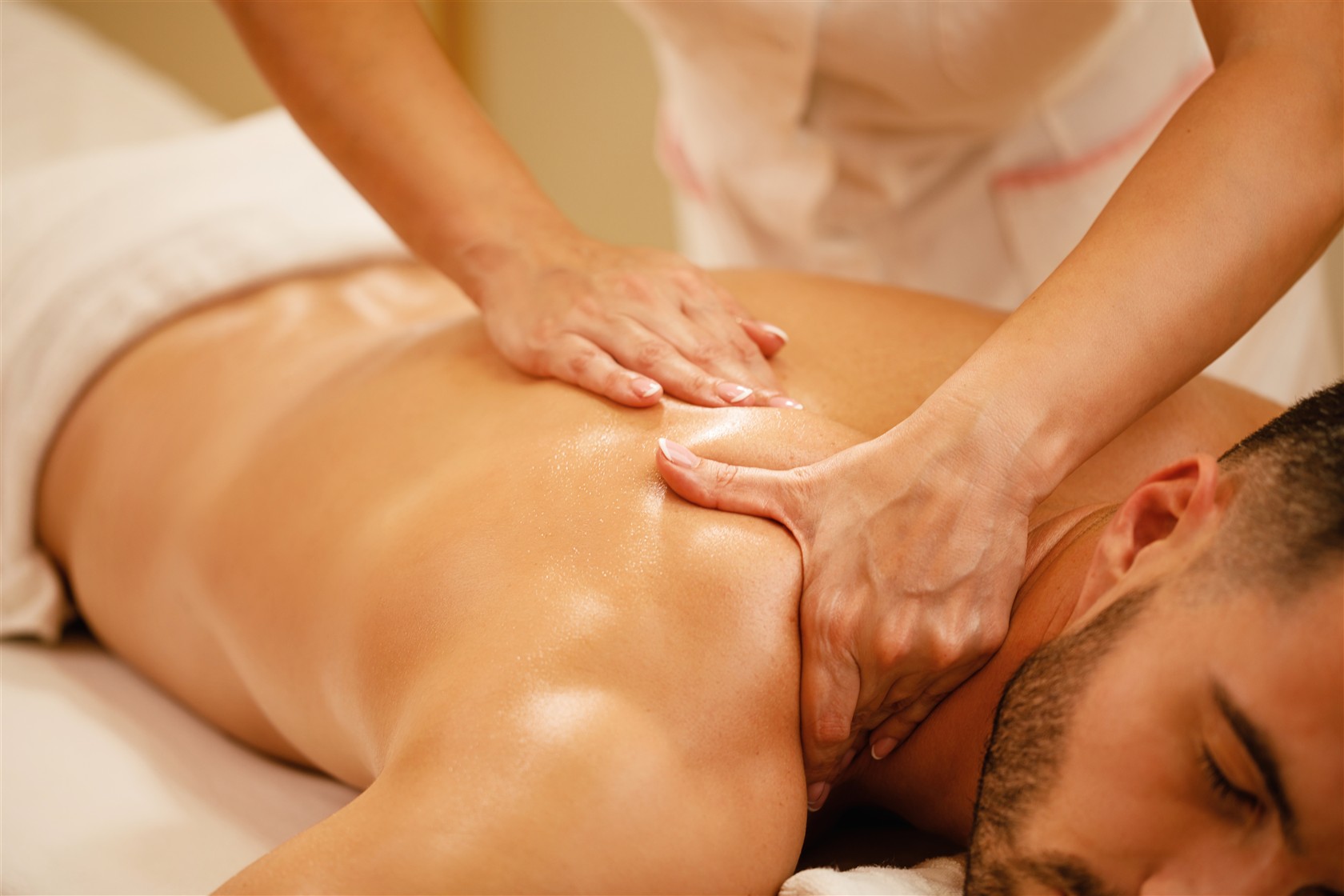 Deep Tissue Massage: The Ultimate Solution for Muscle Recovery and Stress Relief